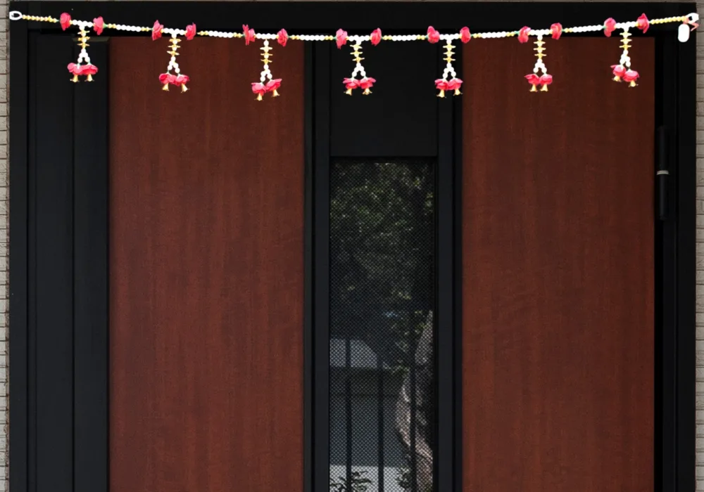 artificial-flower-toran-for-door-decoration