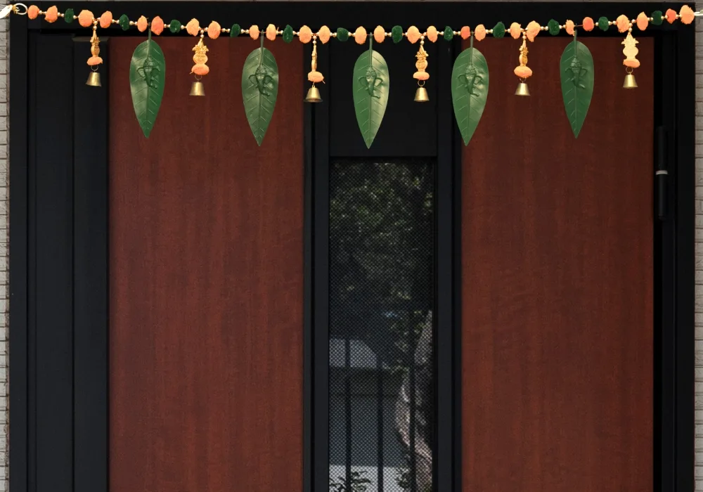 mango-leaves-door-window-toran