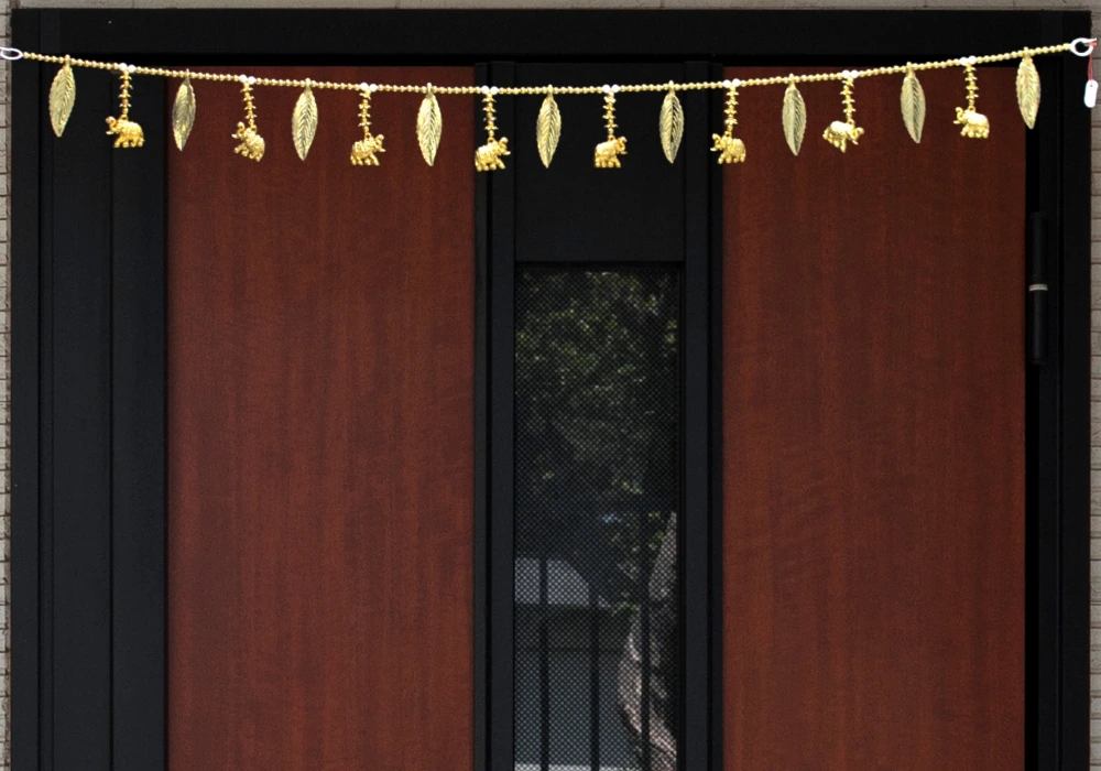 golden-elephant-leaf-wall-hanging-toran